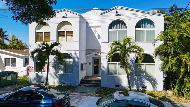 345 NW 34th St in Miami, FL - Building Photo - Primary Photo