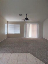 8425 W Paradise Dr in Peoria, AZ - Building Photo - Building Photo