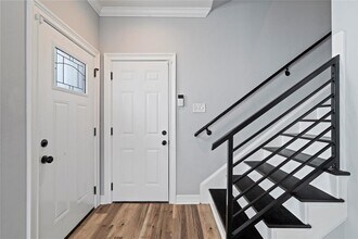 1028 Melneeka Ln in Houston, TX - Building Photo - Building Photo