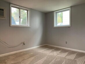 1043 Coddington Rd, Unit Downstairs in Ithaca, NY - Building Photo - Building Photo