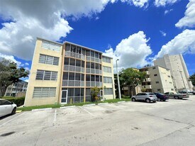 1710 NE 191st St in Miami, FL - Building Photo