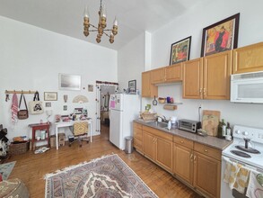 2045 Green St, Unit 1F in Philadelphia, PA - Building Photo - Building Photo