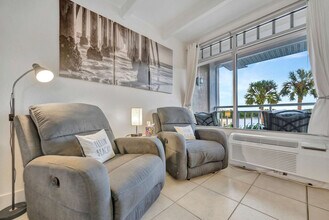 611 Destiny Dr in Ruskin, FL - Foto de edificio - Building Photo