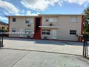 2040 Grant Ave in Opa Locka, FL - Building Photo