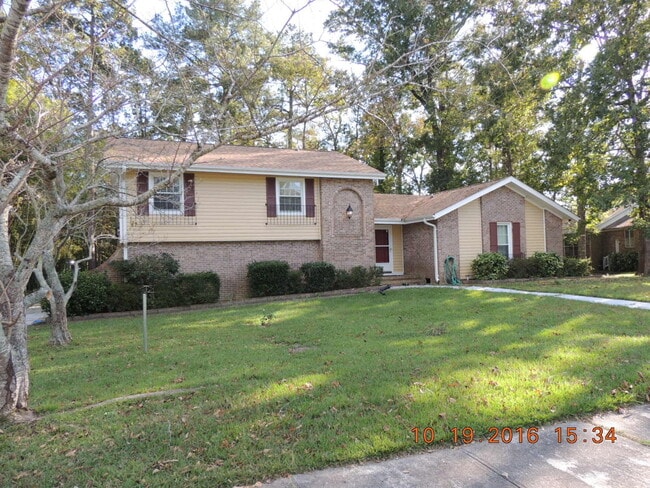 102 Epworth Dr in Jacksonville, NC - Building Photo - Building Photo