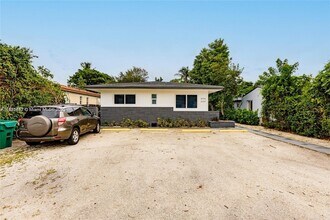 10755 NE 2nd Ct in Miami, FL - Building Photo - Building Photo