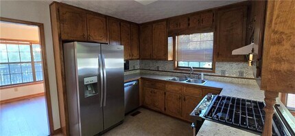 303 Cacique Ct in Woodstock, GA - Foto de edificio - Building Photo