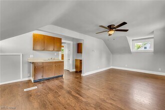 1717 Granby Ave, Unit 2/Up in Cleveland, OH - Building Photo - Building Photo