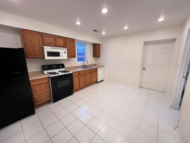 3926 N Ashland Ave in Chicago, IL - Building Photo - Building Photo