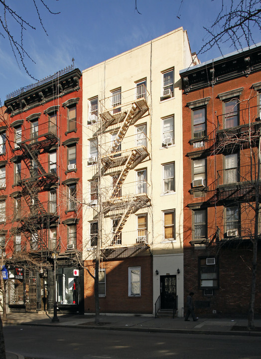 449 W 46th St in New York, NY - Building Photo