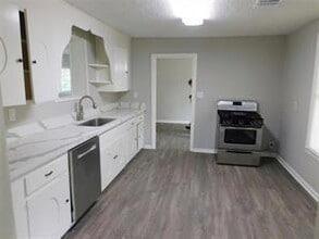 2614 Sinclair St in Pasadena, TX - Building Photo - Building Photo