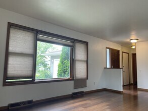 323 Santa Fe Trail in Waunakee, WI - Building Photo - Building Photo