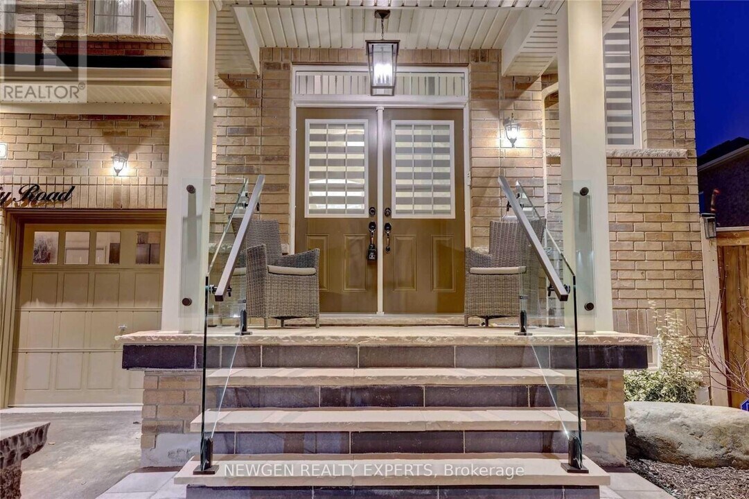 34 Firefly Rd in Brampton, ON - Building Photo