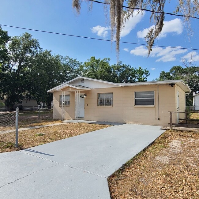 705 W 2nd St in Lakeland, FL - Building Photo - Building Photo