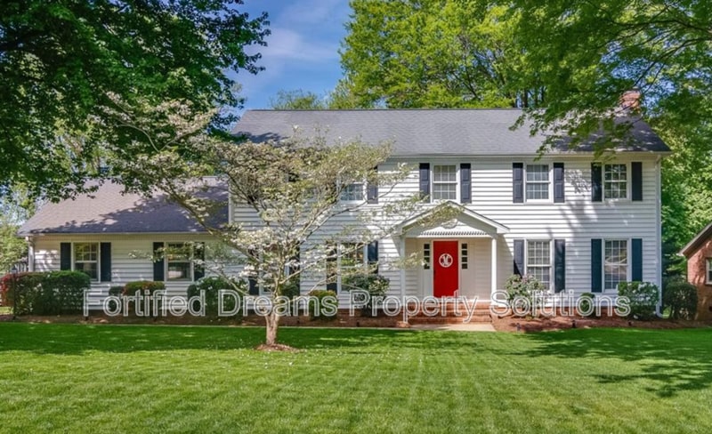 3739 Sagamore Dr in Greensboro, NC - Building Photo