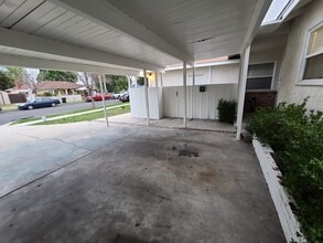 7009 Jumilla Ave, Unit Unit-B in Winnetka, CA - Building Photo - Building Photo