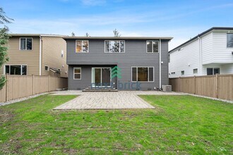 34120 SE Vaughan St in Snoqualmie, WA - Building Photo - Building Photo