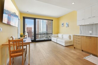 400 S Broadway in Los Angeles, CA - Building Photo - Building Photo