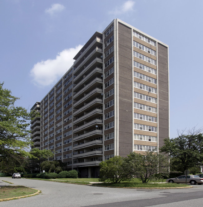 Barclay Towers in Cherry Hill, NJ - Foto de edificio - Building Photo