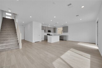 5925 Obsidian Sky Ave in Las Vegas, NV - Building Photo - Building Photo