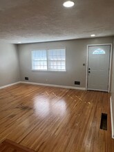 3211 Mid Dale Ln in Louisville, KY - Building Photo - Building Photo