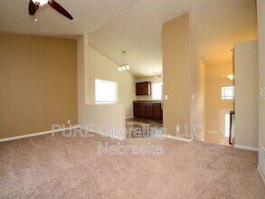 7918 S 190th Ave in Omaha, NE - Building Photo - Building Photo