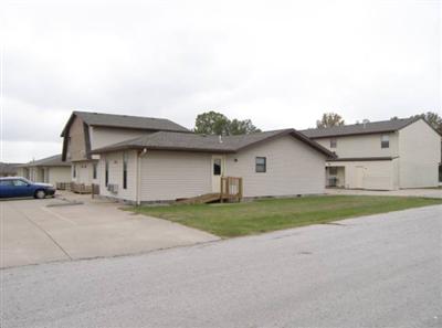 Towne Colony in Bolivar, MO - Building Photo