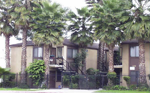 4690 Long Beach Blvd in Long Beach, CA - Building Photo