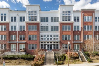 Rhodes Hill Square in Arlington, VA - Building Photo - Building Photo