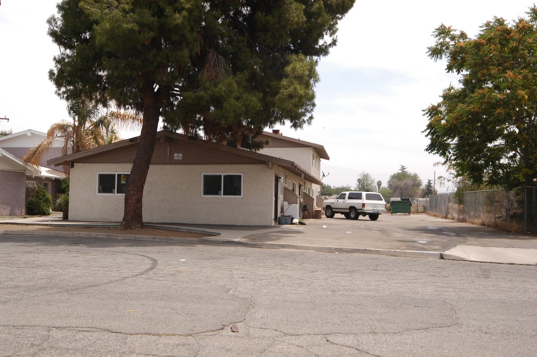 26390 Olive Dr in Hemet, CA - Building Photo