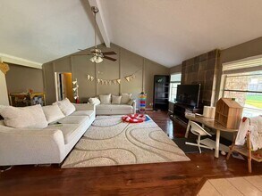 3107 Wagon Trail Dr in Sugar Land, TX - Building Photo - Building Photo