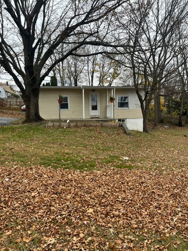 property at 602 E Maple St