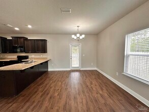 8600 Bucklebury Dr in Pensacola, FL - Building Photo - Building Photo