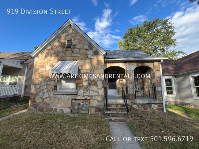 919 Division St
