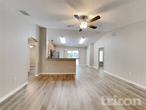 1532 Wallace Manor Ave, Unit Suite 10 in Winter Haven, FL - Building Photo - Building Photo