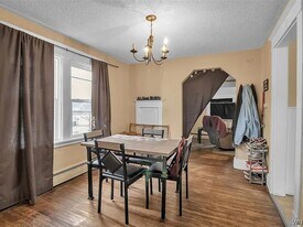 11 Kaufman Dr in Cheektowaga, NY - Building Photo