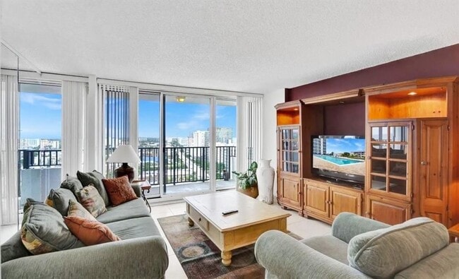 531 N Ocean Blvd in Pompano Beach, FL - Building Photo - Building Photo