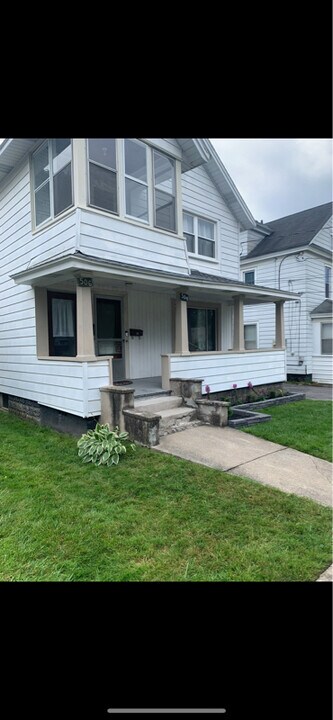 504 Helen St in Syracuse, NY - Foto de edificio