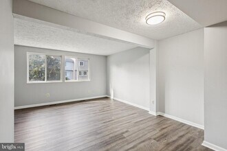 8549 Blackfoot Ct in Lorton, VA - Building Photo - Building Photo