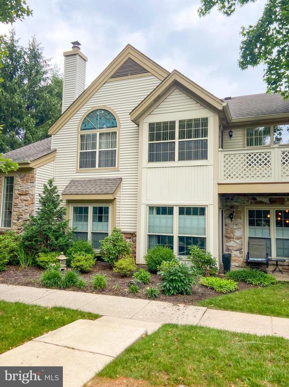 property at 108 Foxmeadow Dr