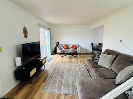 2624 Cherrywood Ct, Unit Woodgate Shoreham in Shoreham, MI - Building Photo