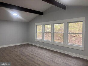 308 Whitehall Rd in Monroe, NJ - Foto de edificio - Building Photo