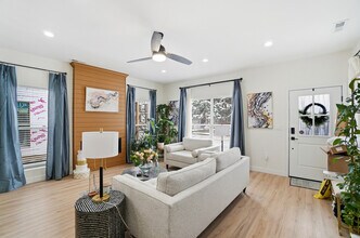 408 St Clair Ave in Columbus, OH - Building Photo - Building Photo