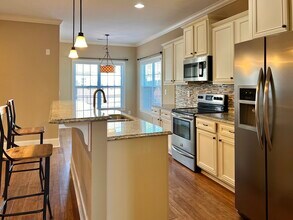 2000 Croyden Cir in Greenville, NC - Building Photo - Building Photo