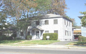 918 S Marengo Ave in Pasadena, CA - Building Photo - Building Photo