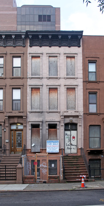 68 W 126th St in New York, NY - Building Photo