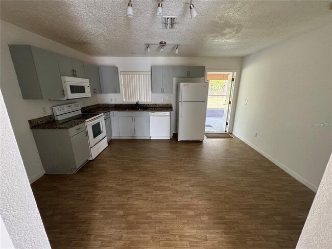 821 Savona Pl in Kissimmee, FL - Building Photo - Building Photo