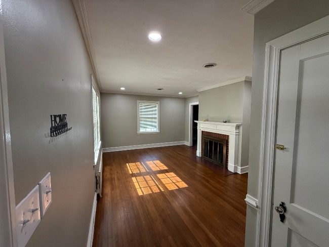 111 N Charles St in Roxboro, NC - Building Photo - Building Photo