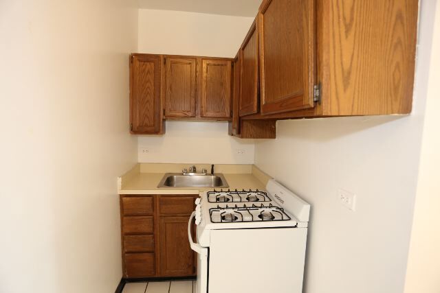516 W Melrose in Chicago, IL - Building Photo - Building Photo