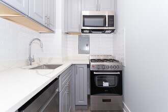 508 W Belmont in Chicago, IL - Building Photo - Building Photo